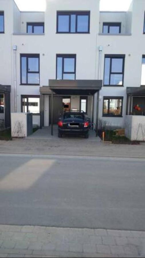 Privat Zimmer Richtung Messe Hannover Eksteriør bilde