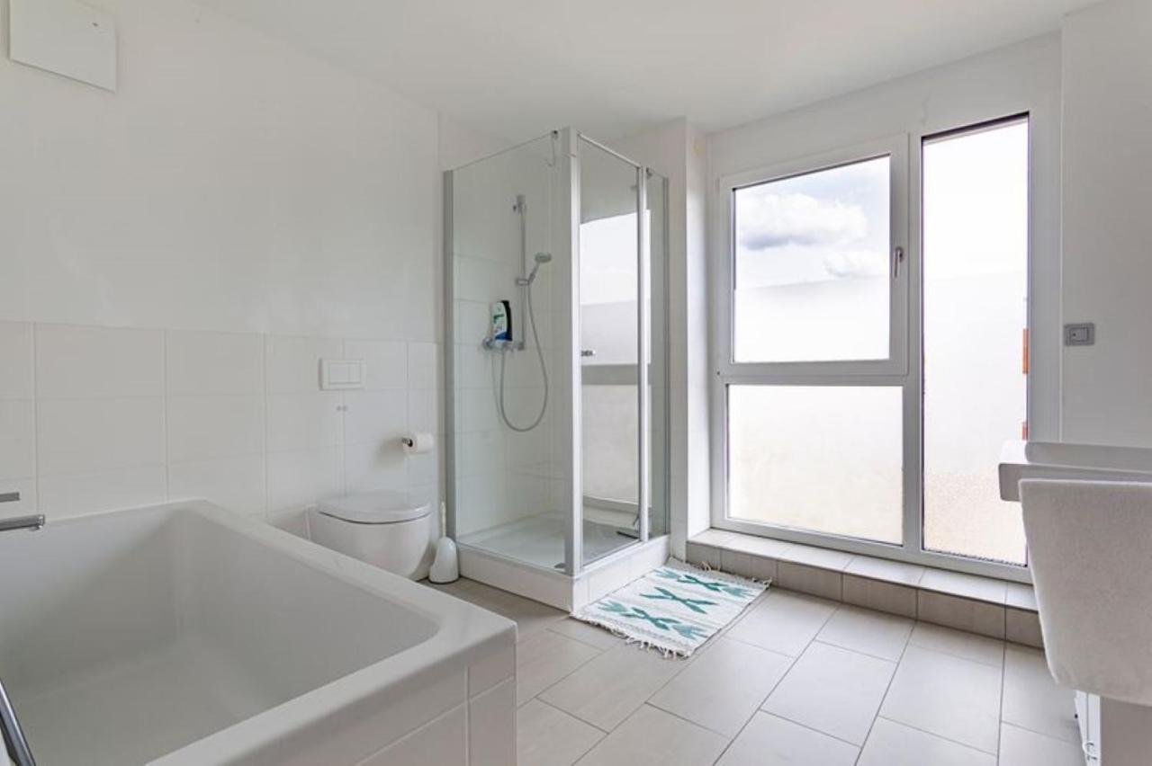 Privat Zimmer Richtung Messe Hannover Eksteriør bilde